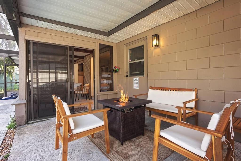 Cozy Lakefront Home W/ Pool -7 Mins From Legoland 윈터헤이븐 외부 사진