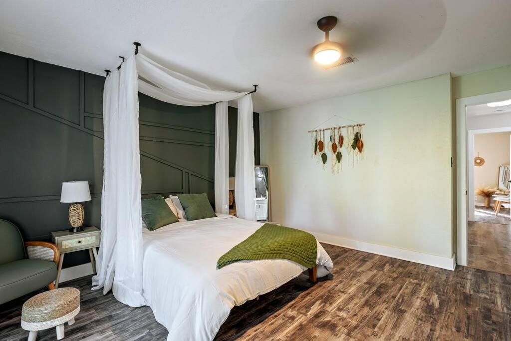 Cozy Lakefront Home W/ Pool -7 Mins From Legoland 윈터헤이븐 외부 사진