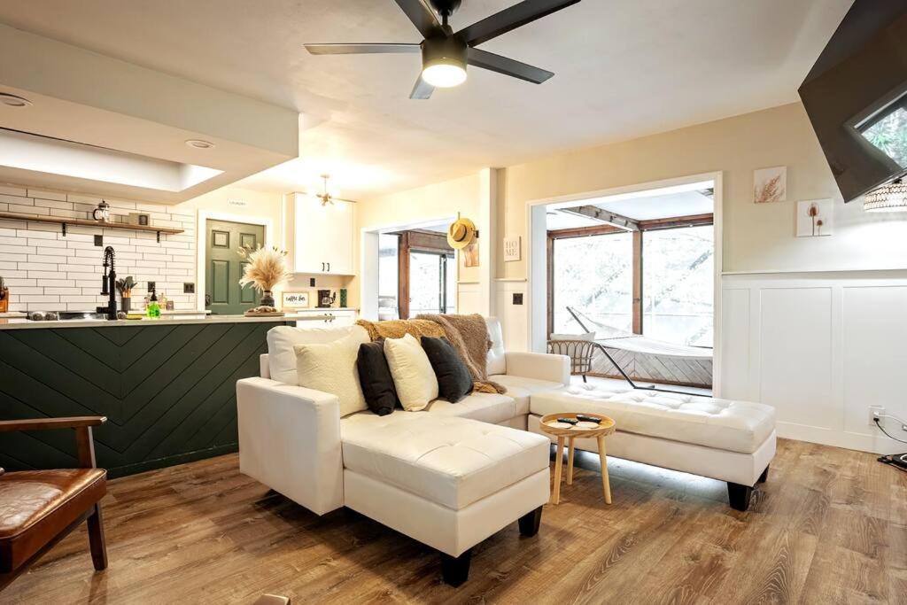 Cozy Lakefront Home W/ Pool -7 Mins From Legoland 윈터헤이븐 외부 사진