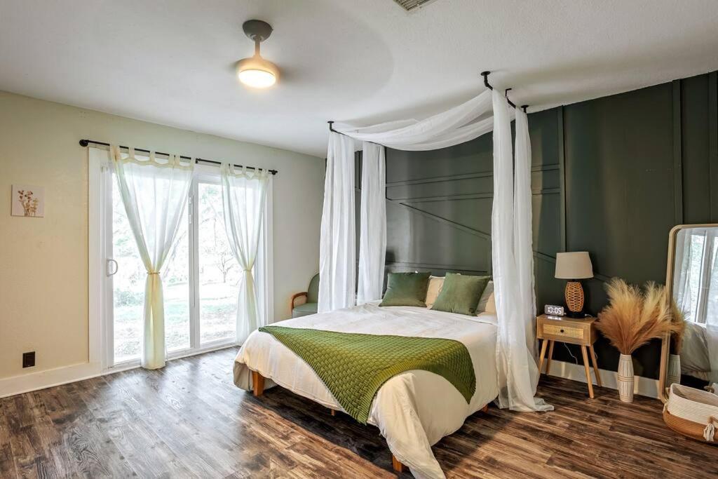 Cozy Lakefront Home W/ Pool -7 Mins From Legoland 윈터헤이븐 외부 사진