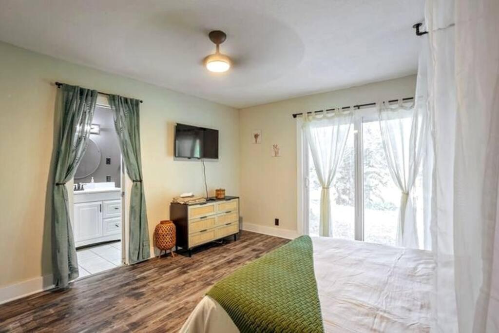 Cozy Lakefront Home W/ Pool -7 Mins From Legoland 윈터헤이븐 외부 사진